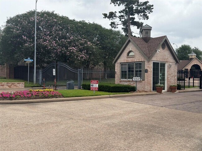 Building Photo - 1211 Campton Ct