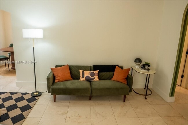 Building Photo - 509 NE 64th St