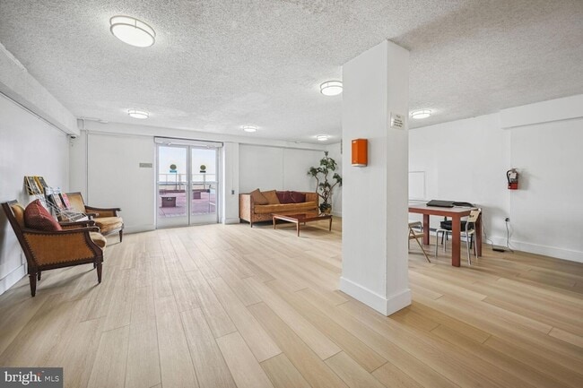Building Photo - 4515 Willard Ave