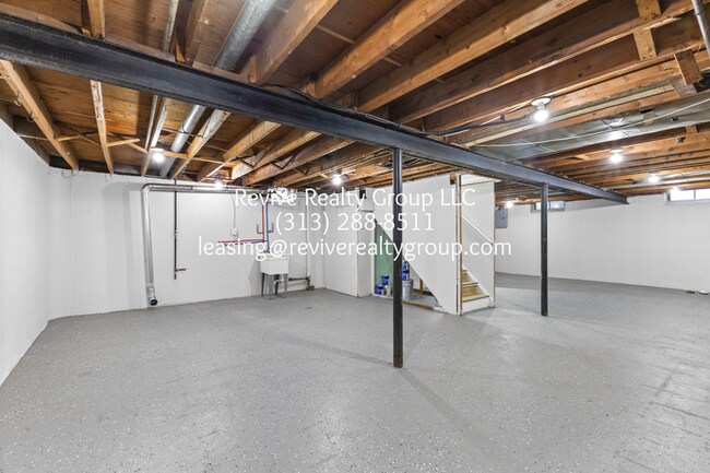 Building Photo - 7515 Trafalgar St