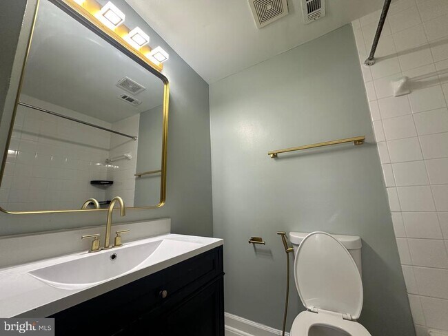 Building Photo - 8282 White Pine Dr