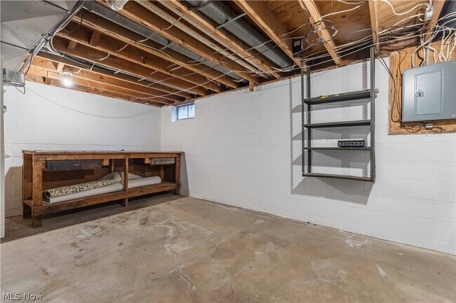 Building Photo - 4599 Cox Dr