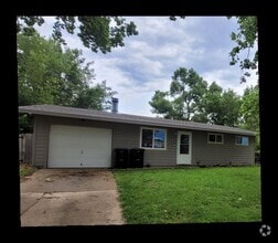 Building Photo - 1208 Yale Ave
