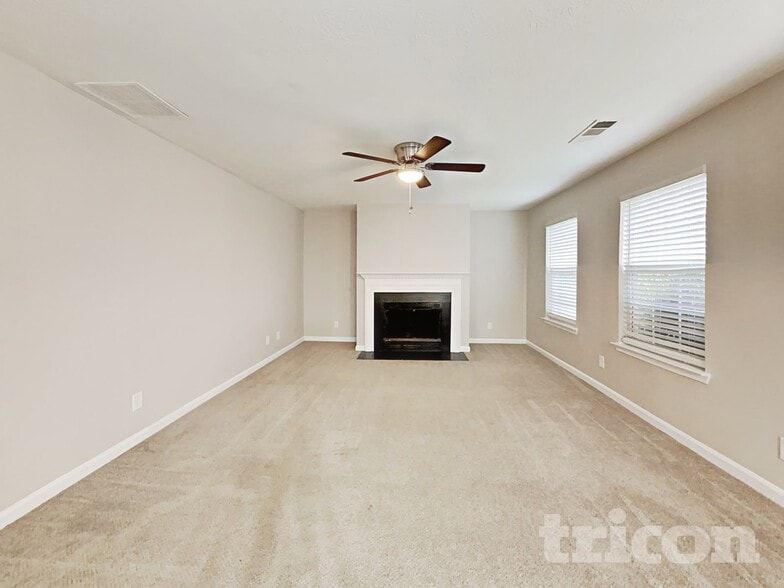 Building Photo - 1030 Riverclift Dr