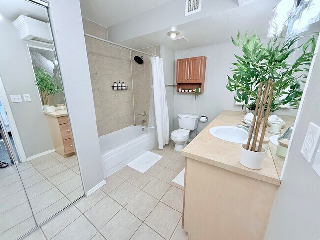 Building Photo - 6380 S Boston St