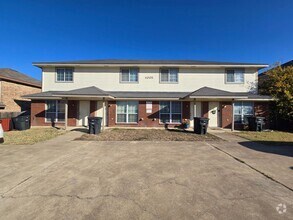 Building Photo - 4005 Nadine Dr