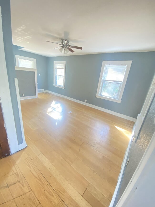 Building Photo - 1918 Andrews St