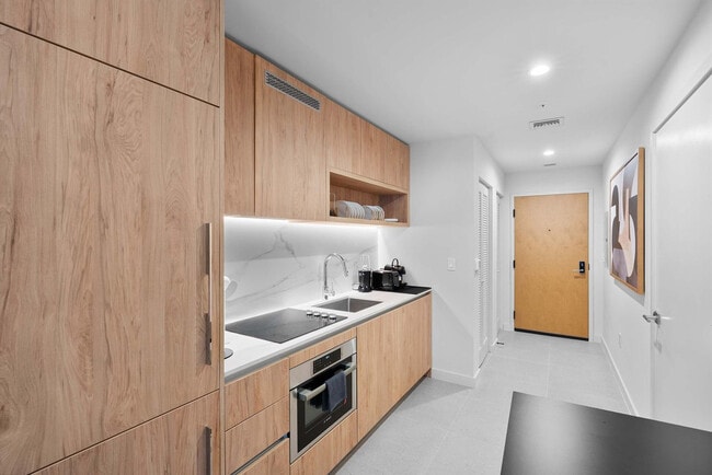 Building Photo - 11 NE 6th St