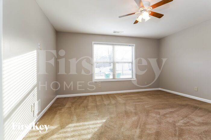 Building Photo - 66 Clifton Dr
