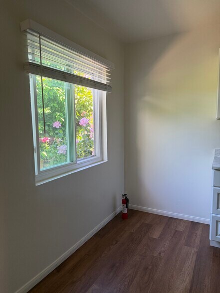 Building Photo - 707 Sartori Ave