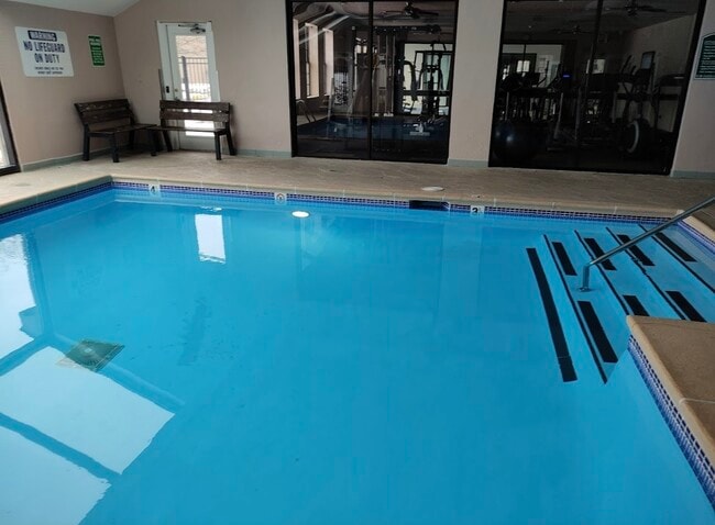 Building Photo - 2028 N Rand Rd