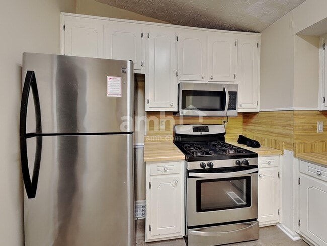 Building Photo - 3664 Stonewall Dr NW