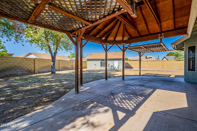 Building Photo - 8844 W Cavalier Dr