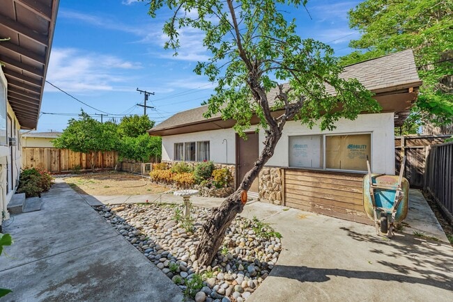 Building Photo - Home for Rent in Santa Clara