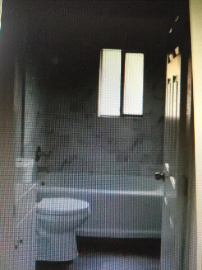 Building Photo - 108 Greentree Ln