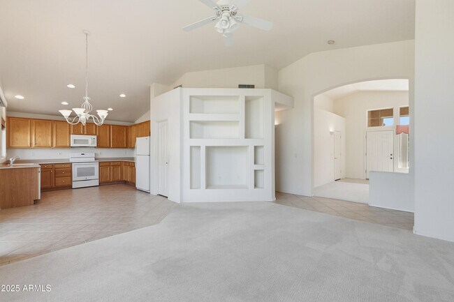 Building Photo - 4626 E Thorn Tree Dr