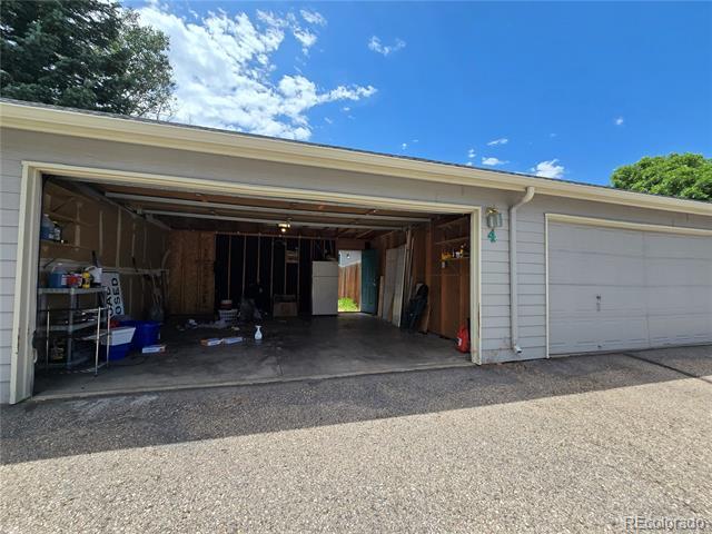 Building Photo - 2950 Neil Dr