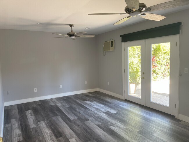 Building Photo - 14320 Hortense St