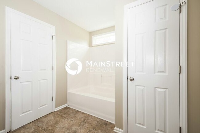 Building Photo - 3 Bedroom Pet-Friendly Home in Durham, NC with Main Street Renewal