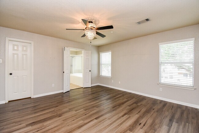 Building Photo - 14615 Cypress Cottage Ct