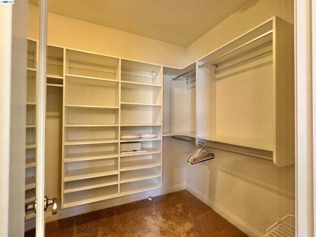 Building Photo - 2458 Marsanne St