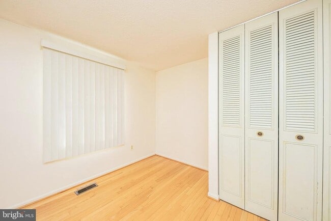 Building Photo - 1803 E Beech Rd