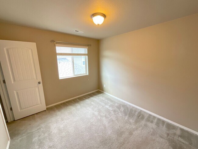 Building Photo - 4 Bedroom Home Available Near Marksheffel ...