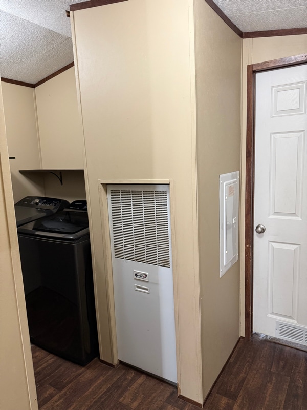 Building Photo - 202 Evelyn Ave