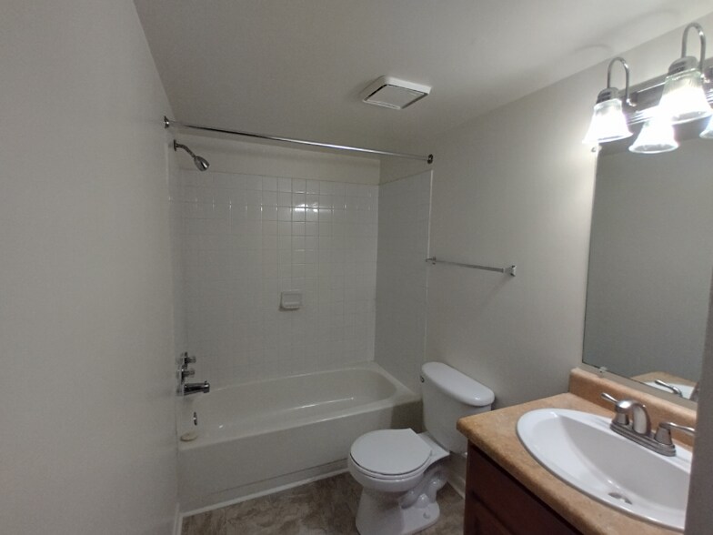 Primary Photo - 600 Reusens Rd