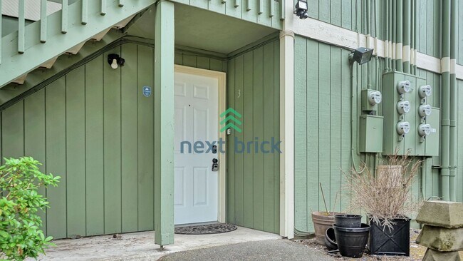 Building Photo - 2 BED & 2 BATH CONDO FOR RENT