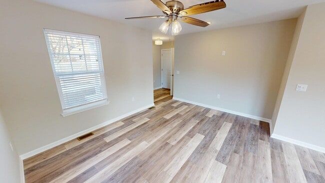 Building Photo - 513 St George St