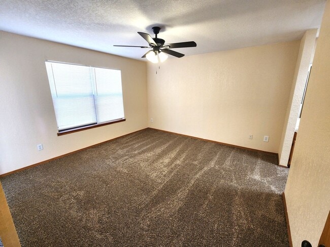 Building Photo - 2050 Pinecone Way