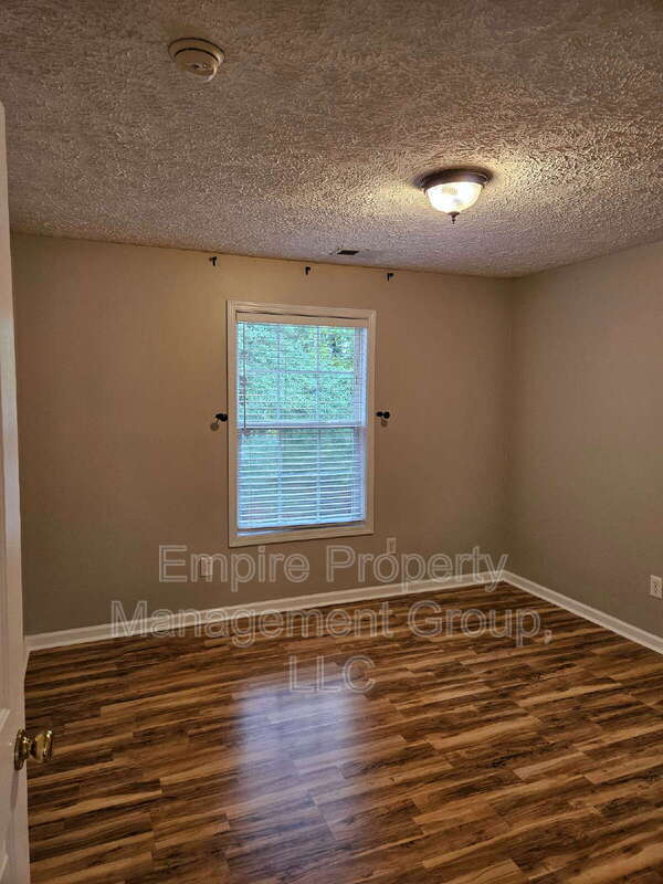 Building Photo - 202 Castlebury Dr