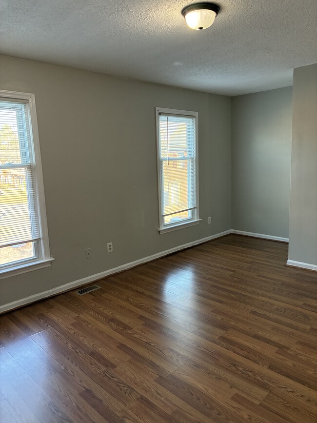 Building Photo - 114 Concord Dr