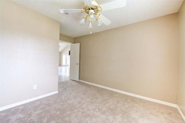 Building Photo - 1411 Township Ct