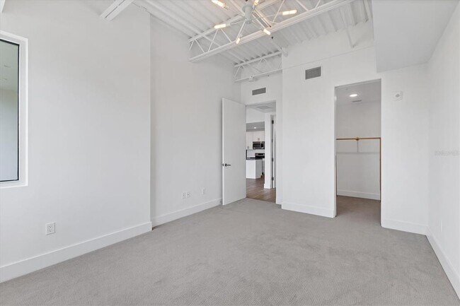 Building Photo - 332 Cocoanut Ave