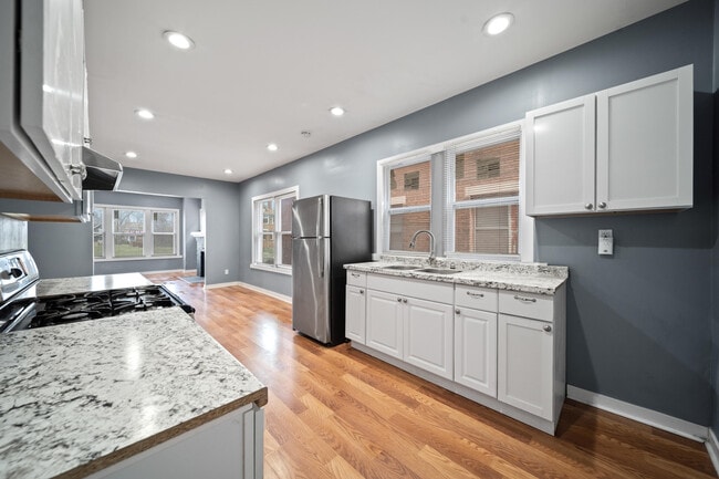 Building Photo - 1673 Calvert Ave