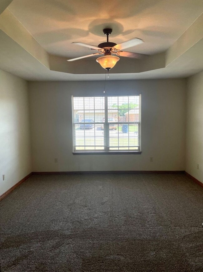 Building Photo - Beautiful 4-Bedroom Home
