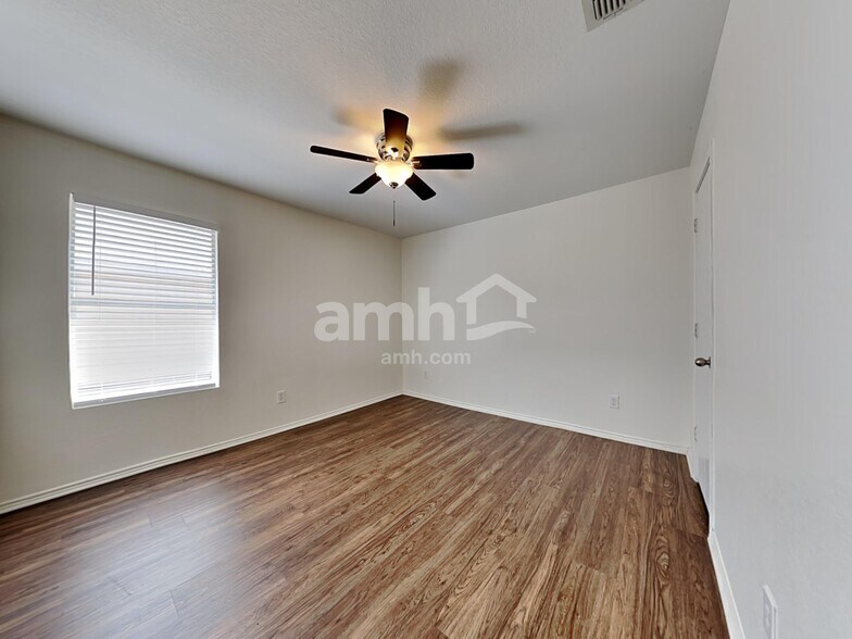 Building Photo - 5533 Parkview Hills Ln