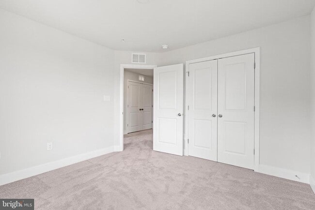 Building Photo - 1723 Water Xing Rd