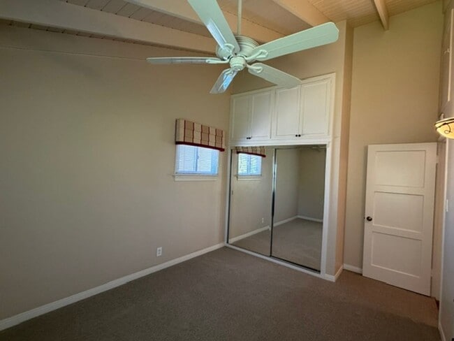 Building Photo - Spacious & Charming 3 Bedroom and a Den Home with Beautiful Updates
