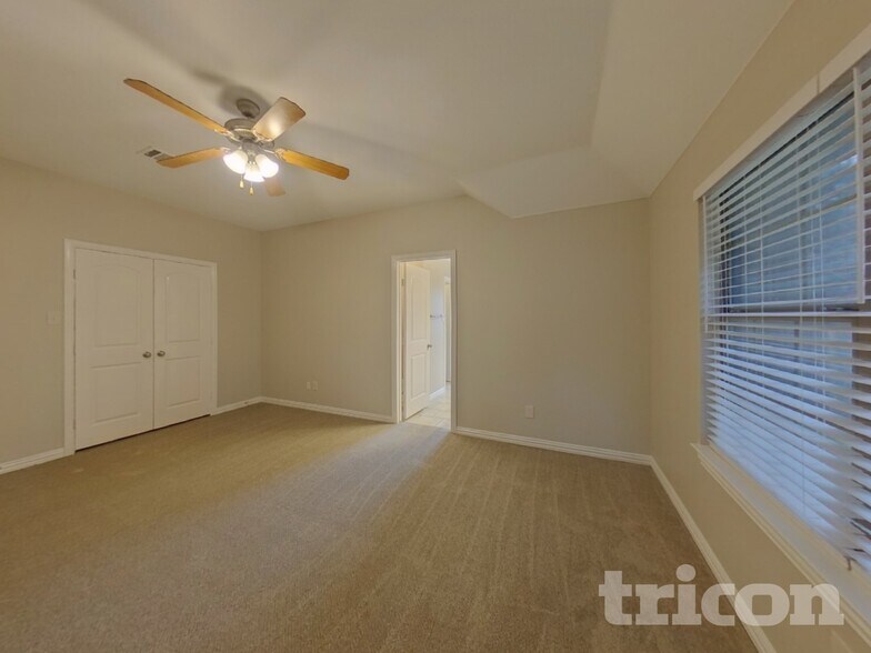 Building Photo - 804 Rambling Ct