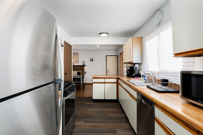 Building Photo - 1716 Rutgers Ct