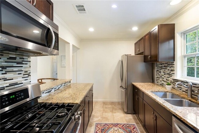 Building Photo - 605 Orland Blvd