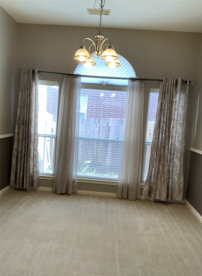 Building Photo - 12516 Rocky Cove Dr