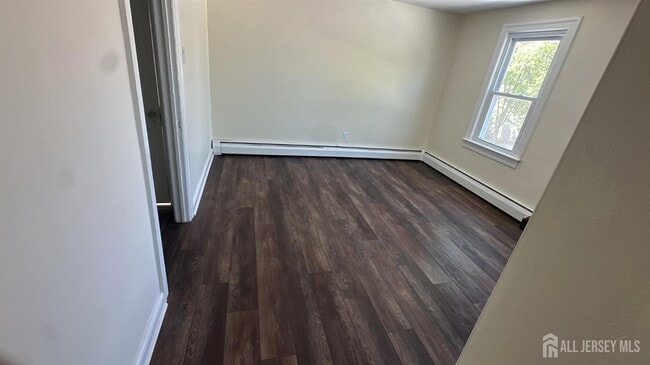 Building Photo - 127 Bentley Ave