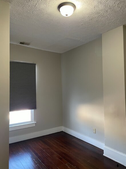 Building Photo - 2402 Findley Ave