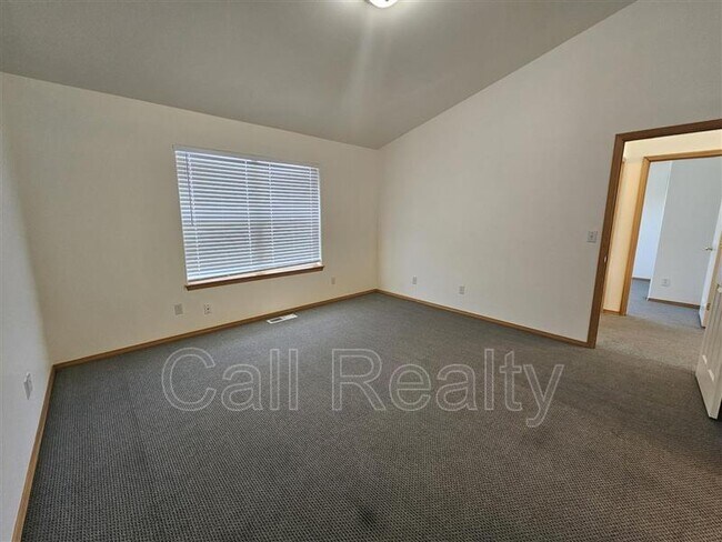 Building Photo - 1021 Malvern St