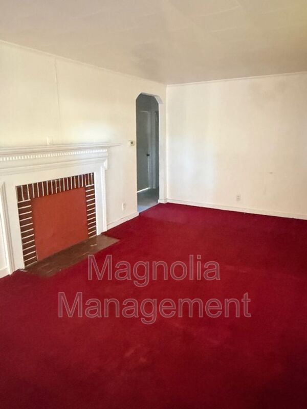 Building Photo - 2036 Raleigh Rd