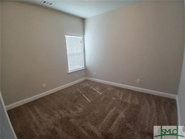 Building Photo - 176 Willow Dr